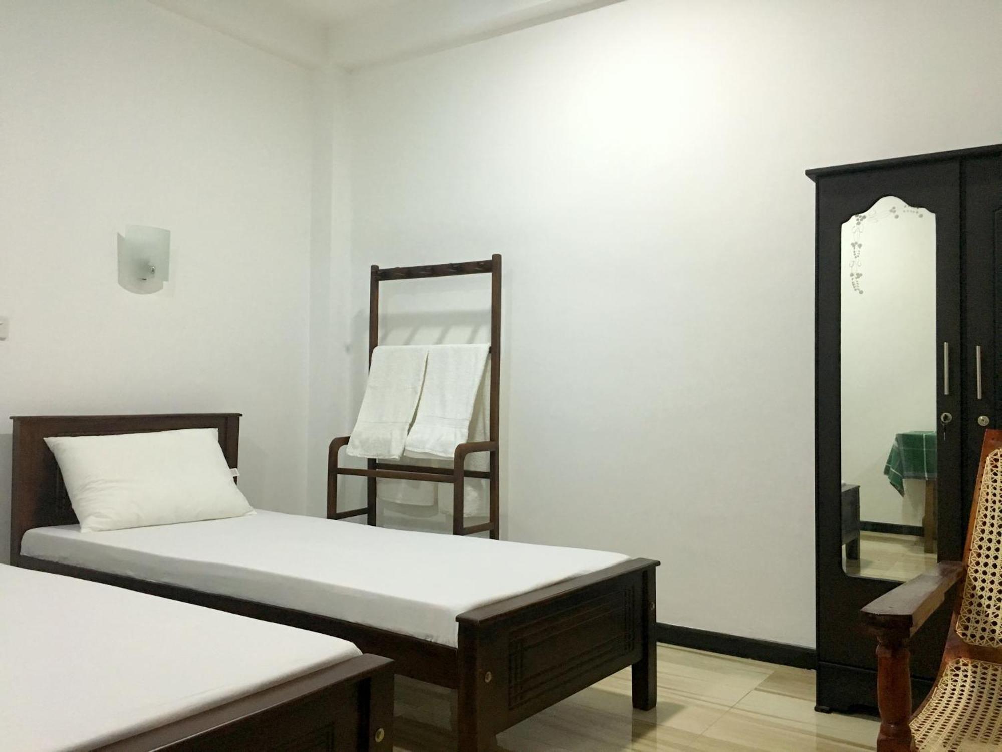 Anthony Guesthouse Hikkaduwa Exterior foto